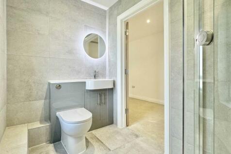 En-Suite To Guest Bedroom.jpg