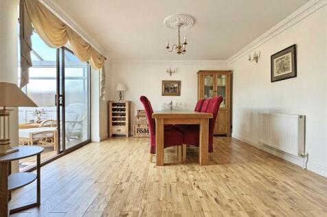 Dining Room.jpg