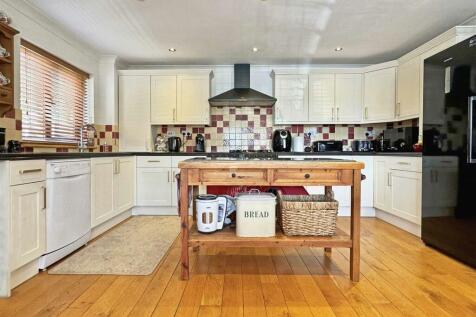 kitchen 2.jpg