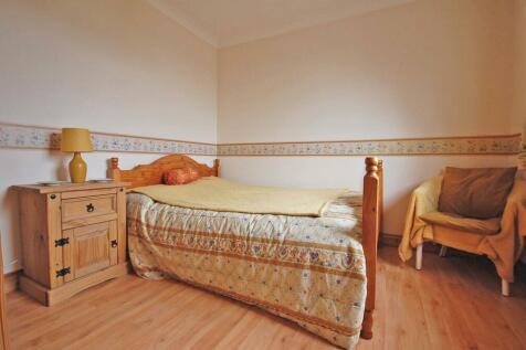 Bedroom 4.jpg