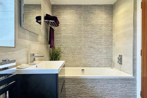 En-Suite To Master.jpg