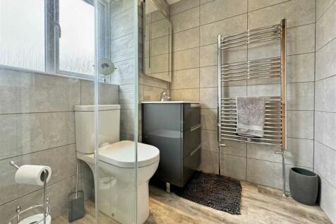 Shower Room.jpg
