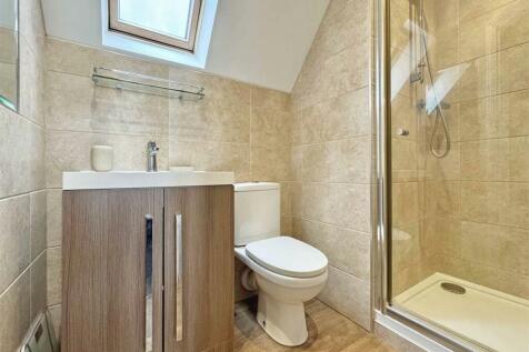 En-Suite To Bedroom 2.jpg
