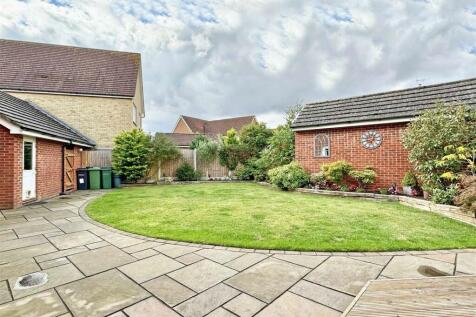 Rear Garden b.jpg