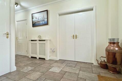 Entrance Hall b.jpg