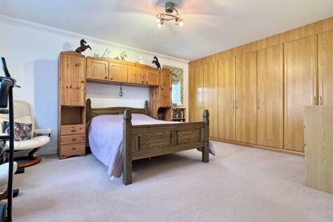 Master Bedroom.jpg