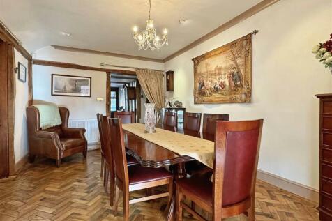 Dining Room.jpg