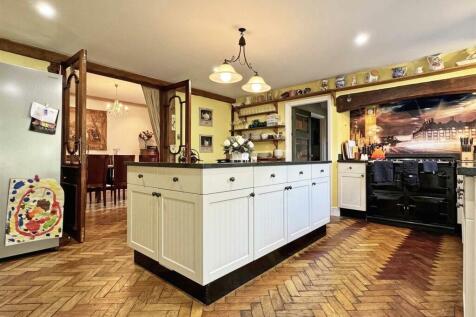 Kitchen c.jpg