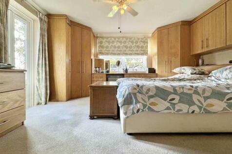 Master Bedroom.jpg