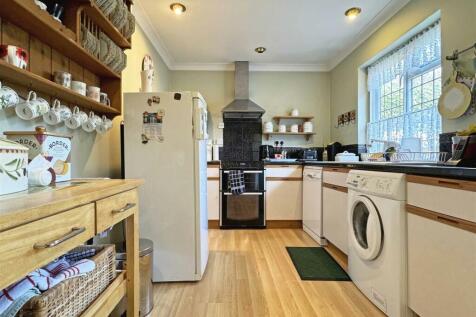 Annex Kitchen.jpg