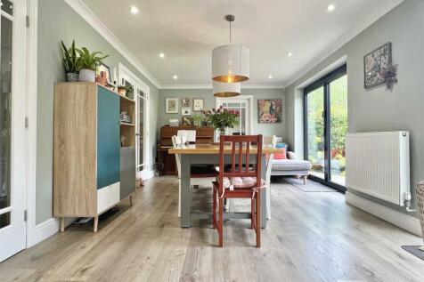 Dining Area.jpg