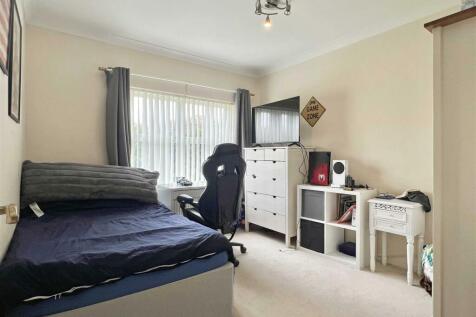 Bed 4.jpg