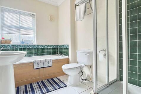 Bathroom.jpg