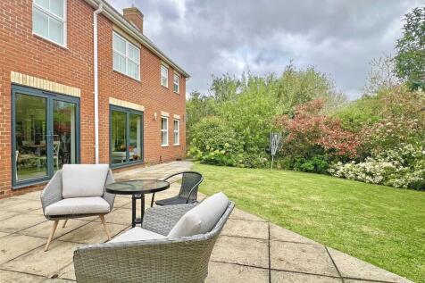 Rear Garden b.jpg