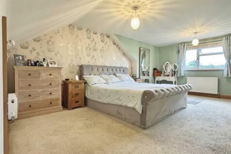 Master Bedroom.jpg
