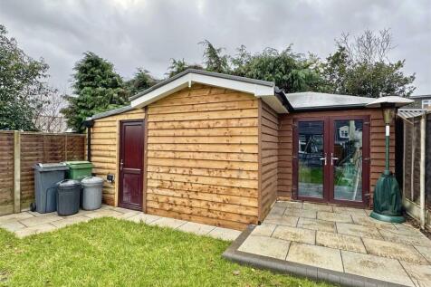 Outbuilding.jpg
