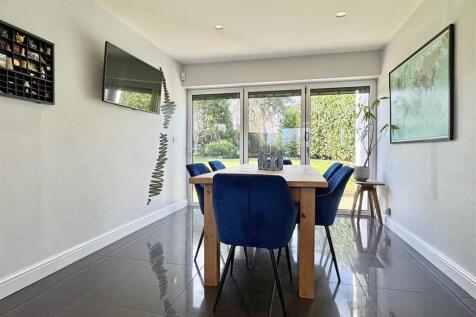 Dining Area.jpg