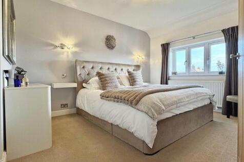 Master Bedroom.jpg