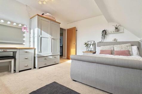 Bedroom 3b.jpg