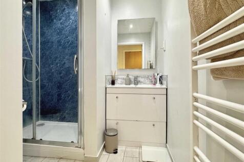Shower Room.jpg