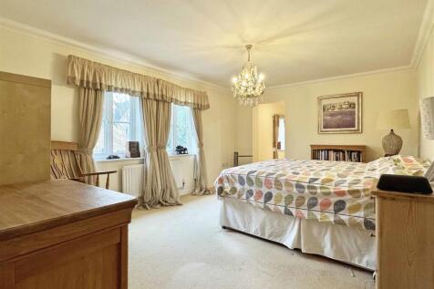 Master Bedroom.jpg