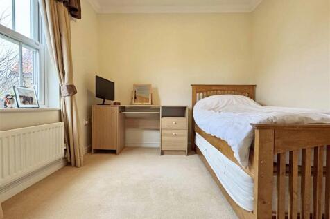 Bedroom 5.jpg