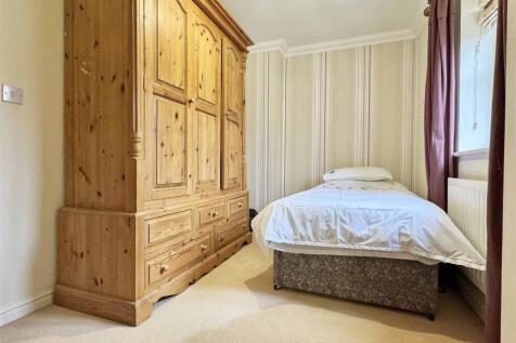 Bedroom 6.jpg