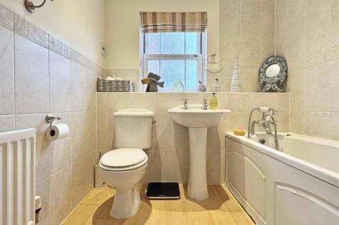 Family Bathroom.jpg