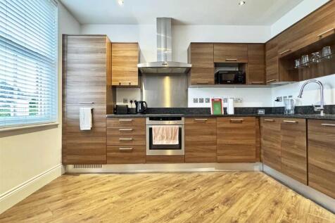 Kitchen b.jpg