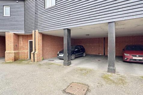 Car port.jpg