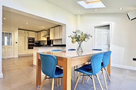 Dining Room.jpg