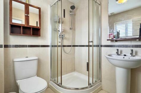 En-Suite 1.jpg