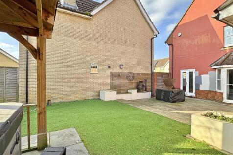 Rear Garden b.jpg