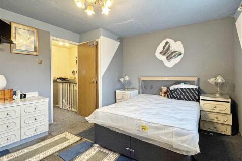 Master Bedroom.jpg