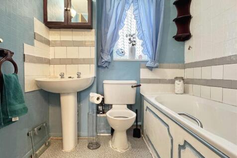 Bathroom.jpg