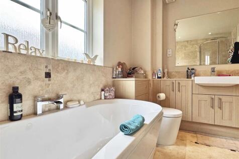En-Suite To Master.jpg