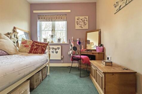 Bedroom 5.jpg