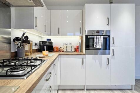 Kitchen c.jpg