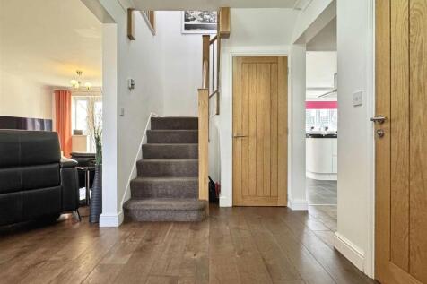Entrance Hall b.jpg