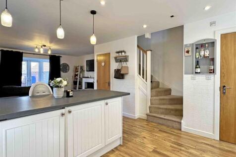 Kitchen c.jpg