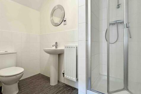 En-Suite To Bedroom 2.jpg