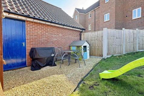 Rear Garden c.jpg