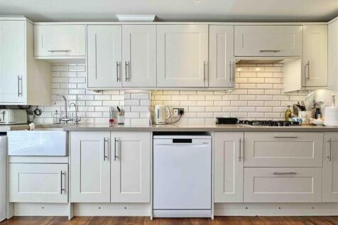 Kitchen c.jpg