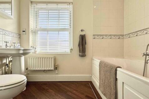 En-Suite To Master Bedroom.jpg