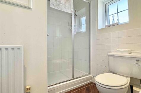 En-Suite 2.jpg