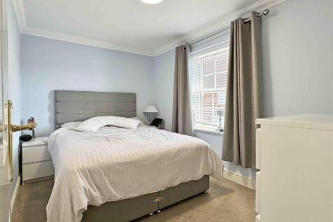 Bedroom 5.jpg