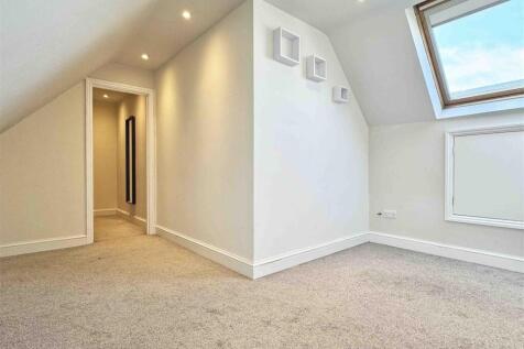 Bedroom 4.jpg