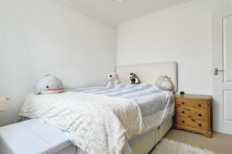 Bedroom 2b.jpg