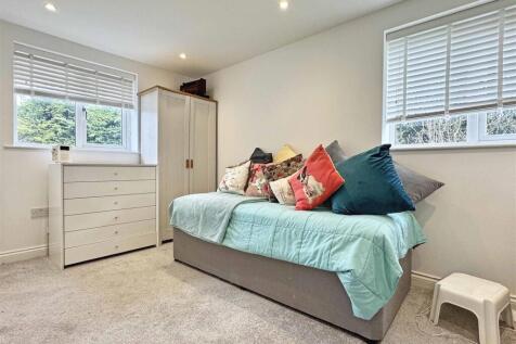 Annex Bedroom b.jpg