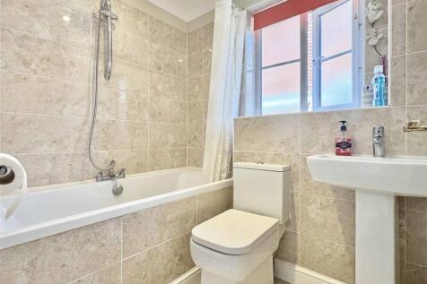 Family Bathroom.jpg